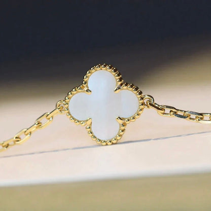 [Triumph Jewelry]CLOVER 20 MOTIFS WHITE MOP NECKLACE