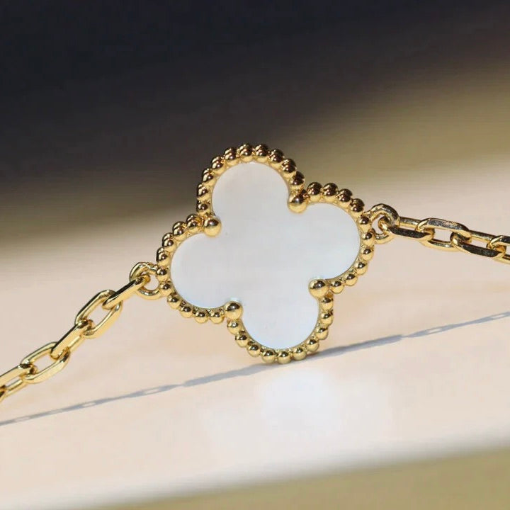 [Triumph Jewelry]CLOVER 20 MOTIFS WHITE MOP NECKLACE