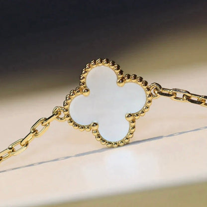[Triumph Jewelry]CLOVER 20 MOTIFS WHITE MOP NECKLACE