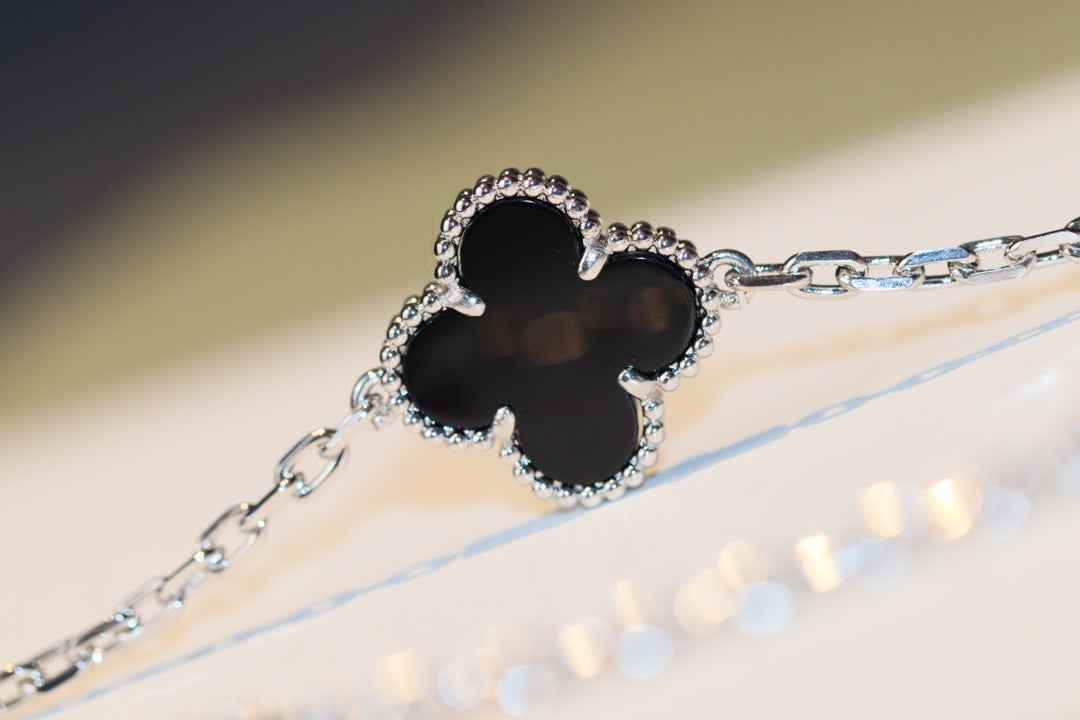 [Triumph Jewelry]CLOVER 20 MOTIFS ONYX DIAMOND SILVER