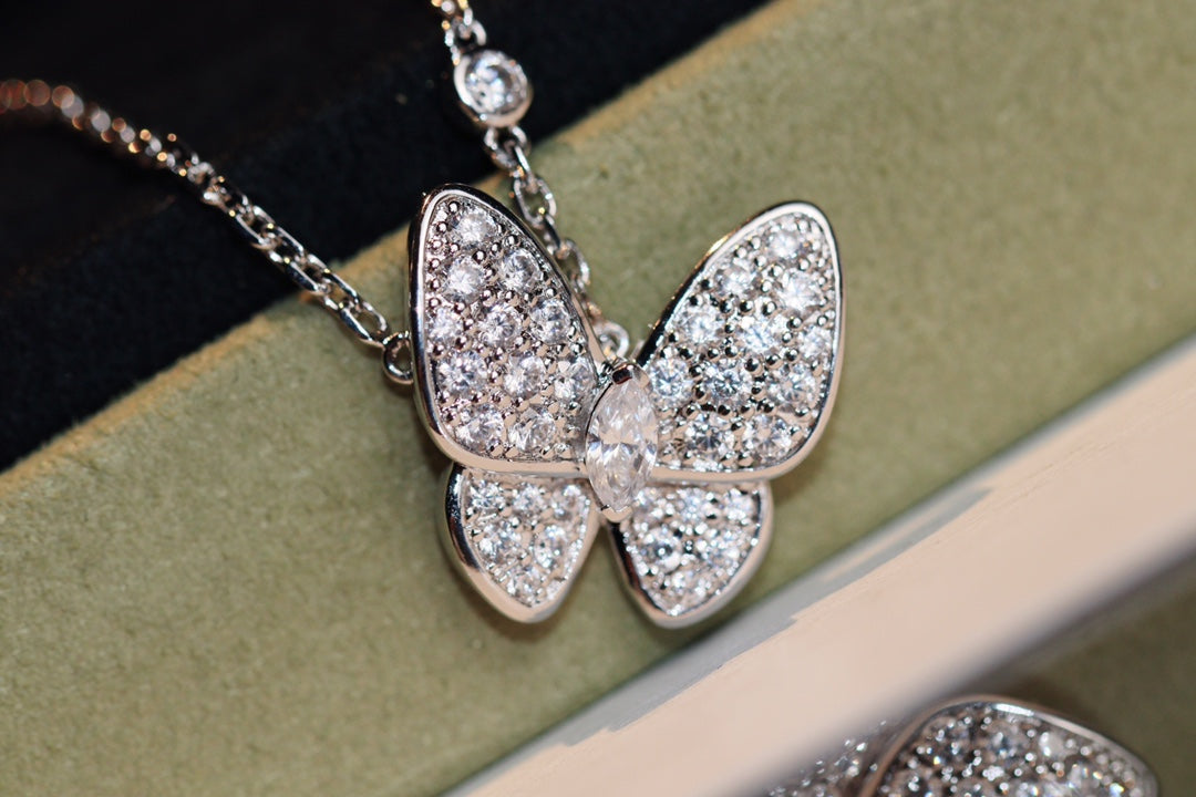 [Triumph Jewelry]BUTTERFLY DIAMOND NECKLACE