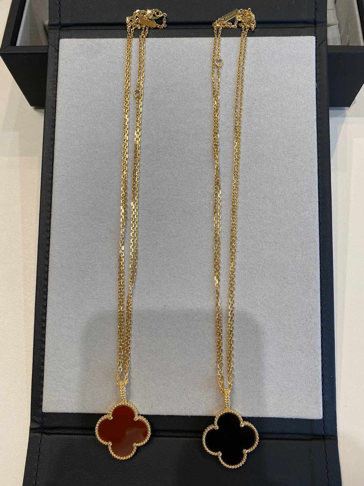 [Triumph Jewelry]CLOVER 25MM NECKLACE GOLD CARNELIAN