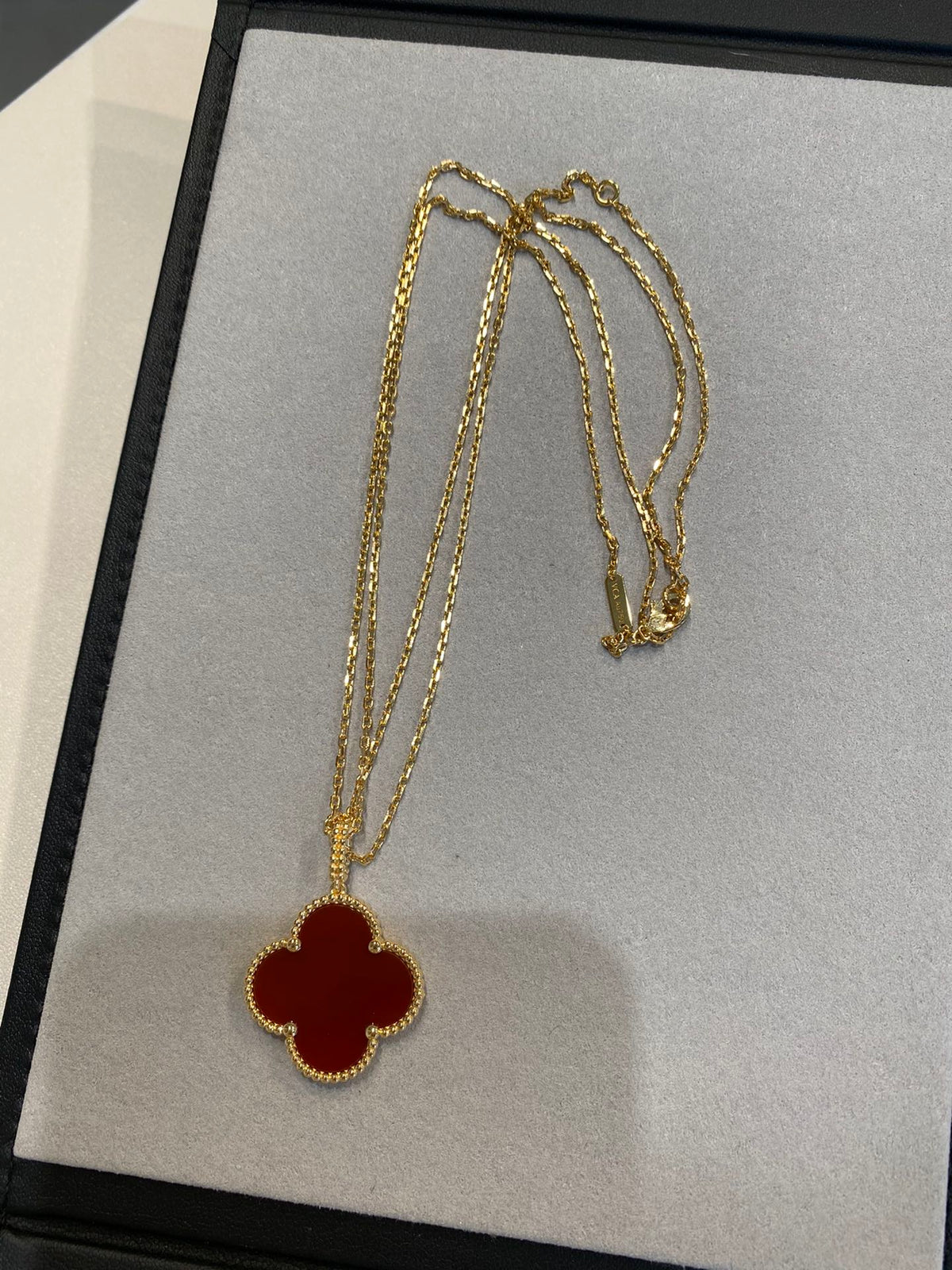 [Triumph Jewelry]CLOVER 25MM NECKLACE GOLD CARNELIAN