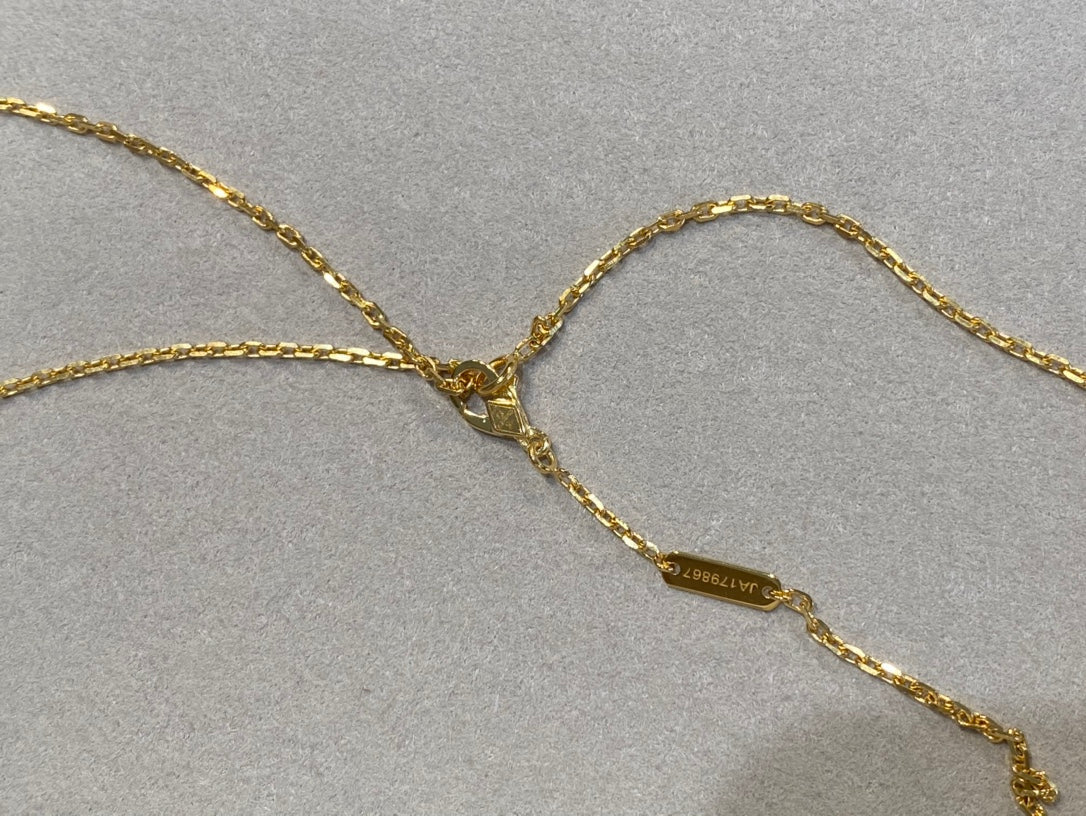 [Triumph Jewelry]CLOVER 25MM NECKLACE GOLD CARNELIAN