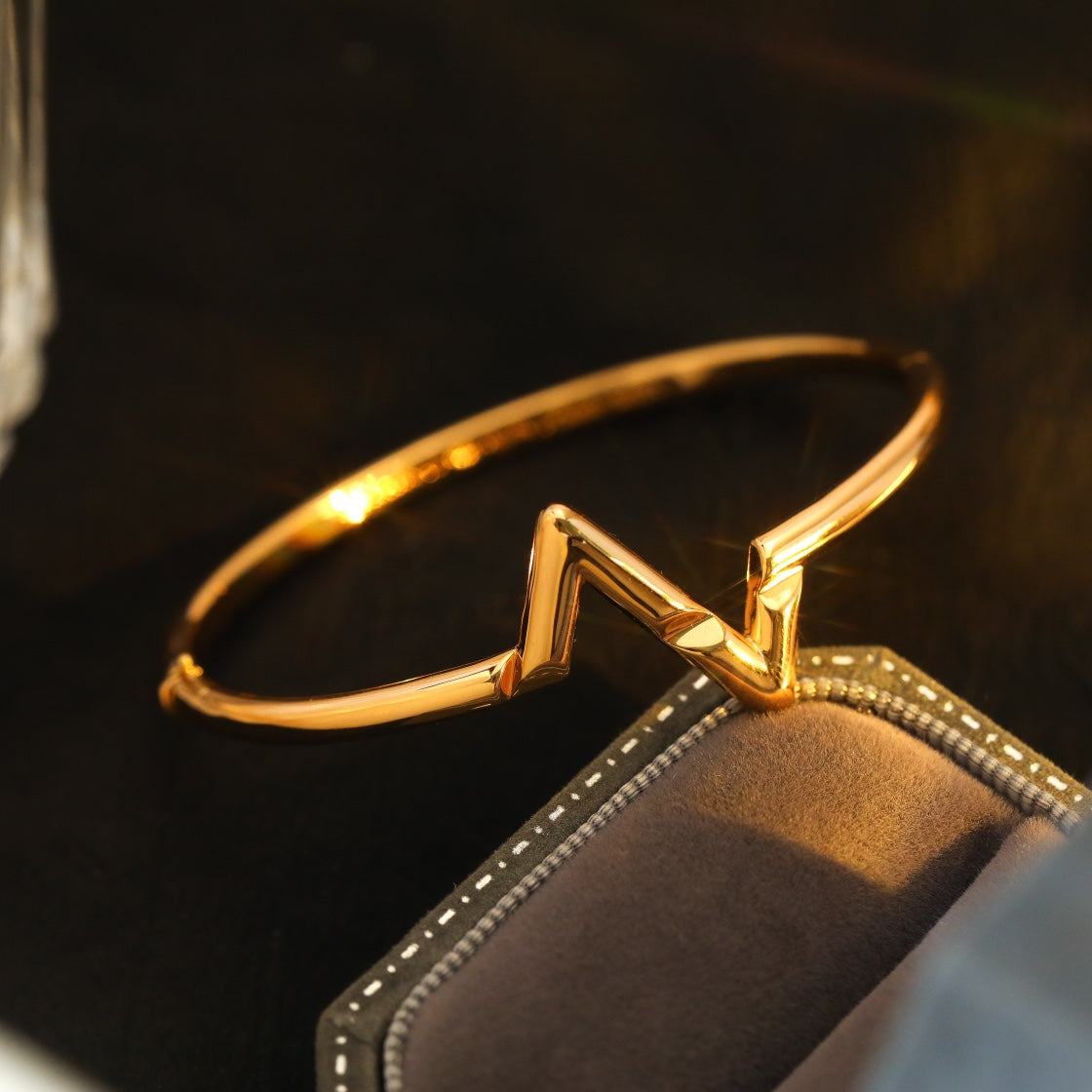 [Triumph Jewelry]VOLTE UPSITE DOWN BRACELET