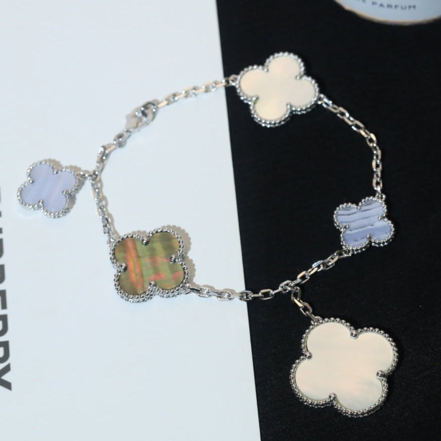 [Triumph Jewelry]CLOVER BRACELET 5 MOTIFS MOP CHALCEDONY SILVER