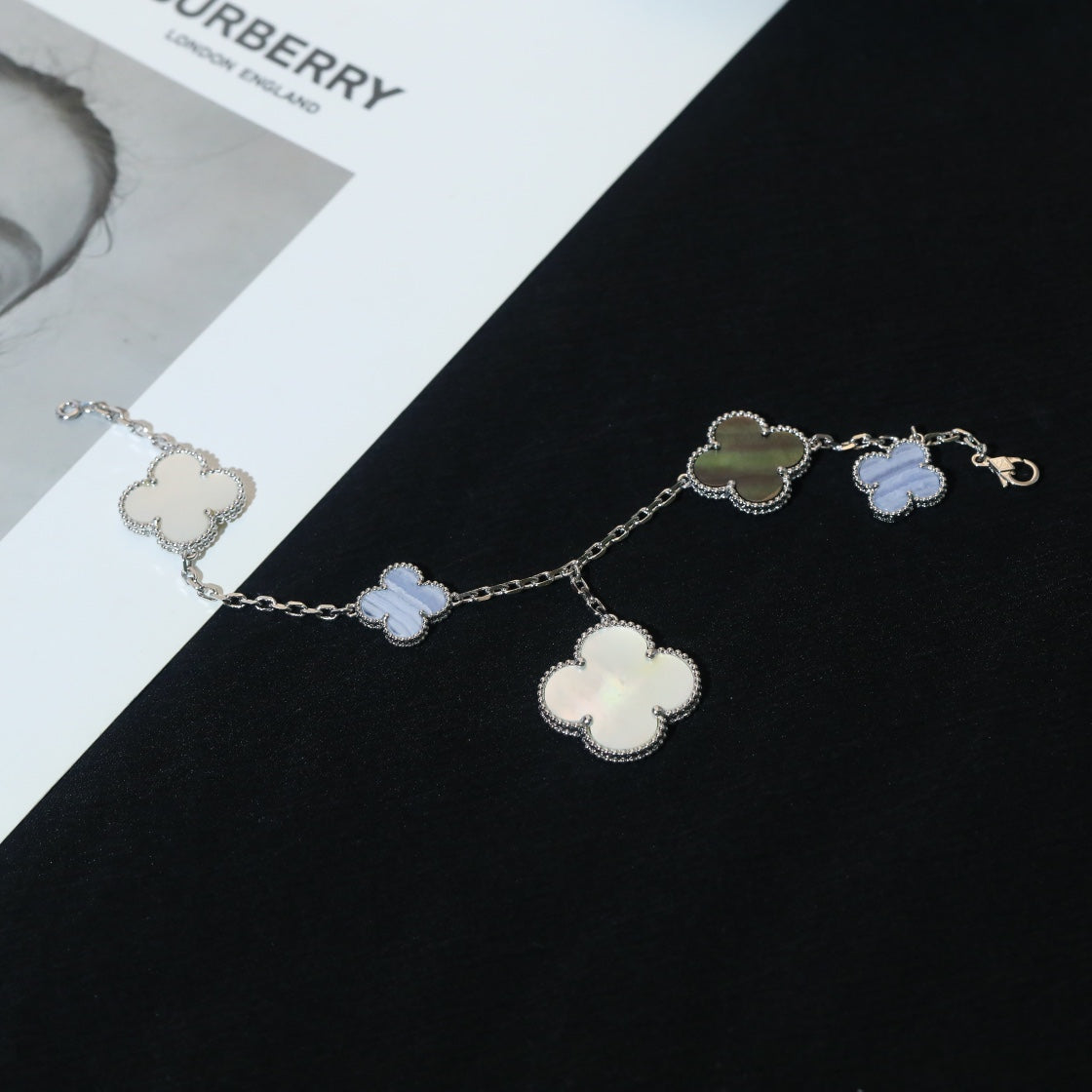 [Triumph Jewelry]CLOVER BRACELET 5 MOTIFS MOP CHALCEDONY SILVER