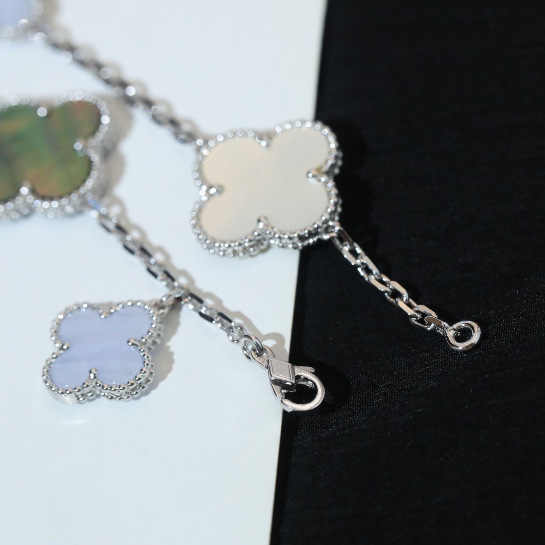 [Triumph Jewelry]CLOVER BRACELET 5 MOTIFS MOP CHALCEDONY SILVER