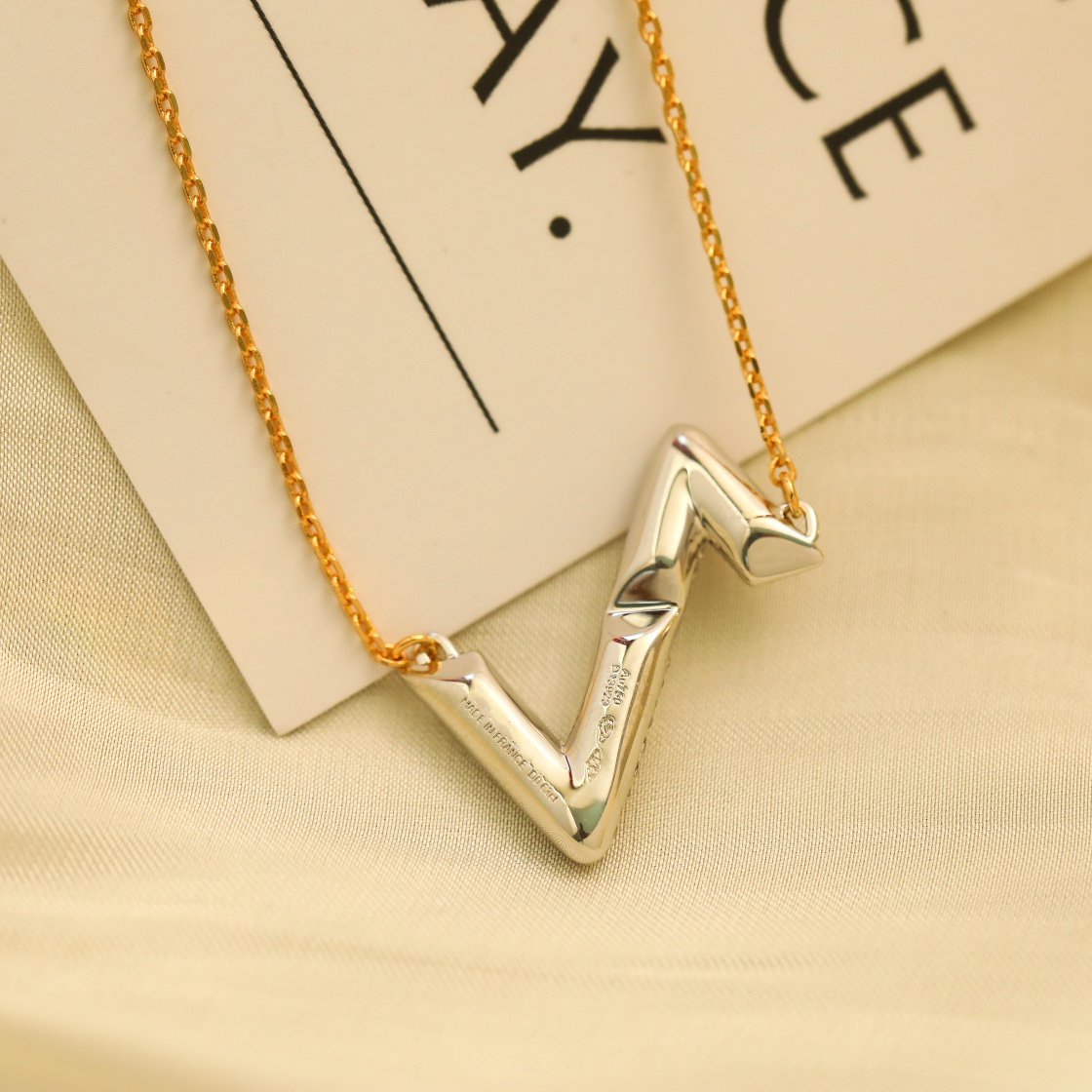 [Triumph Jewelry]VOLT SILVER DIAMOND PEDANT NECKLACE