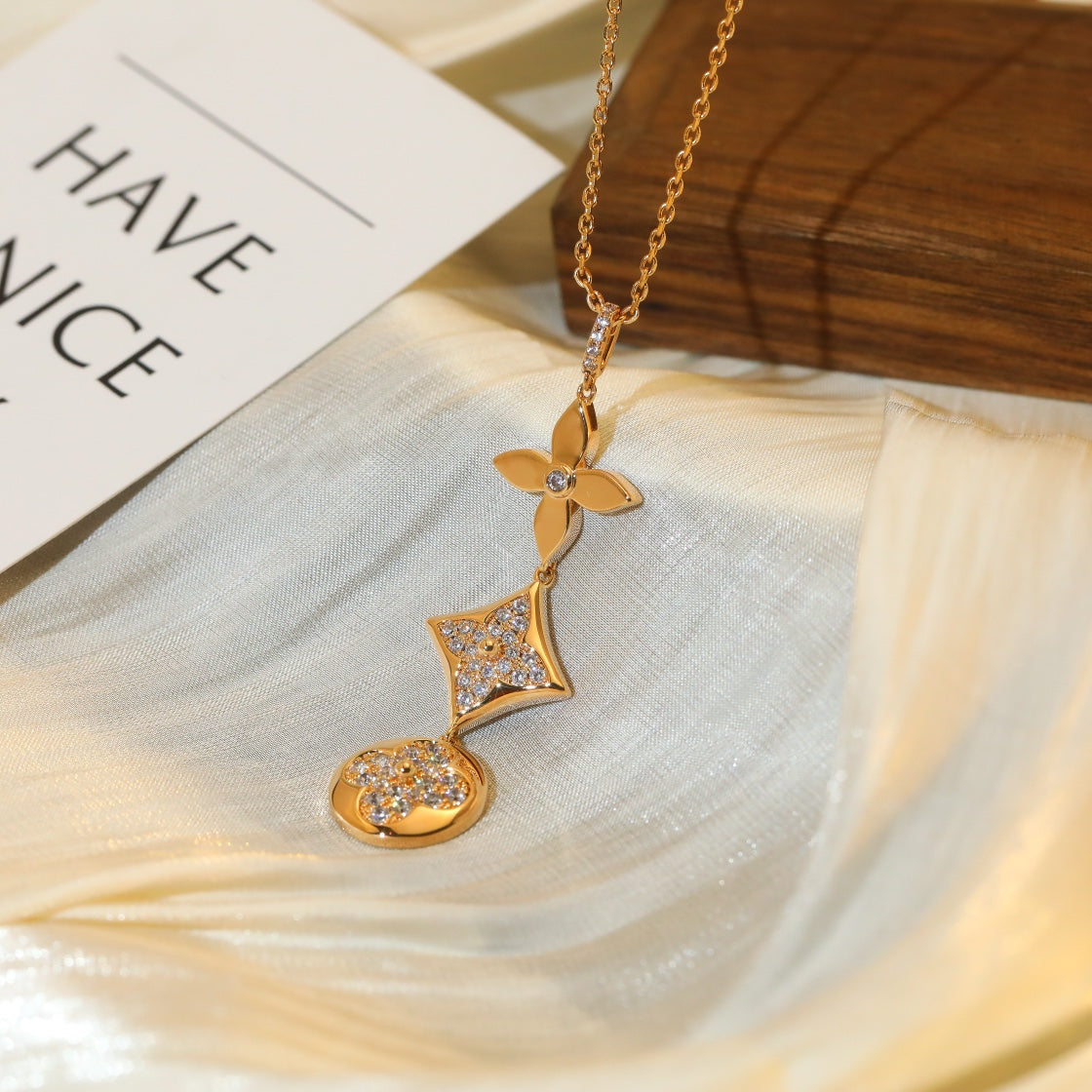 [Triumph Jewelry]STAR AND SUN DIAMOND PINK GOLD NECKLACE