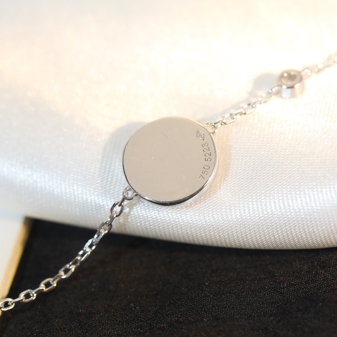 [Triumph Jewelry]SUN MOTIF PINK MOP SILVER BRACELET