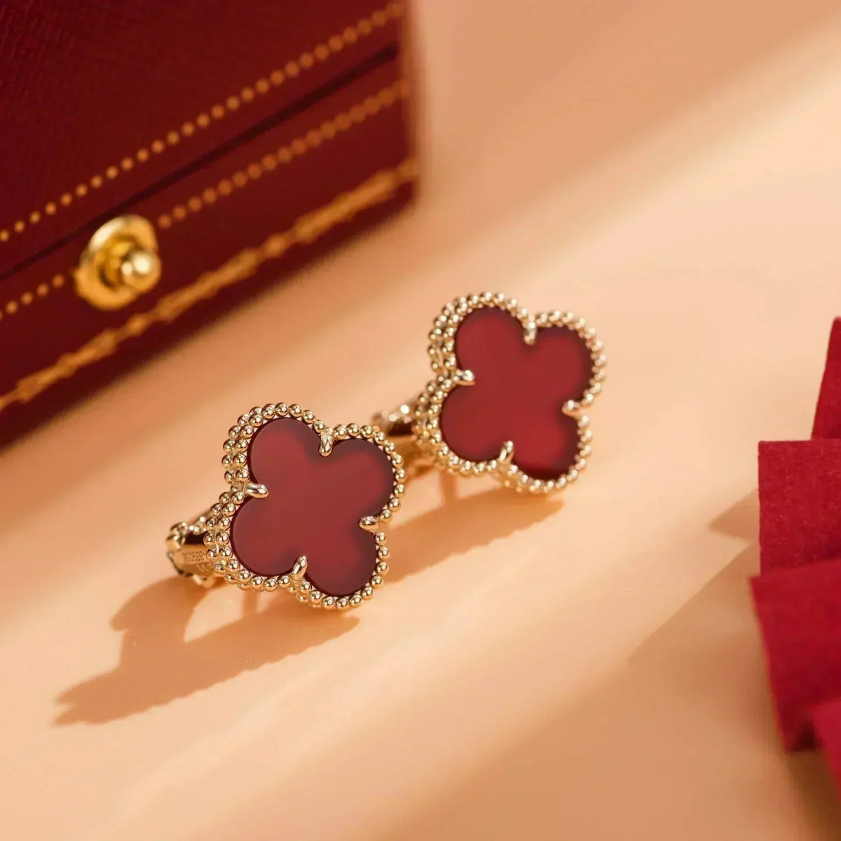 [Triumph Jewelry]CLOVER MEDIUM 1 MOTIFS CARNELIAN  EARRINGS