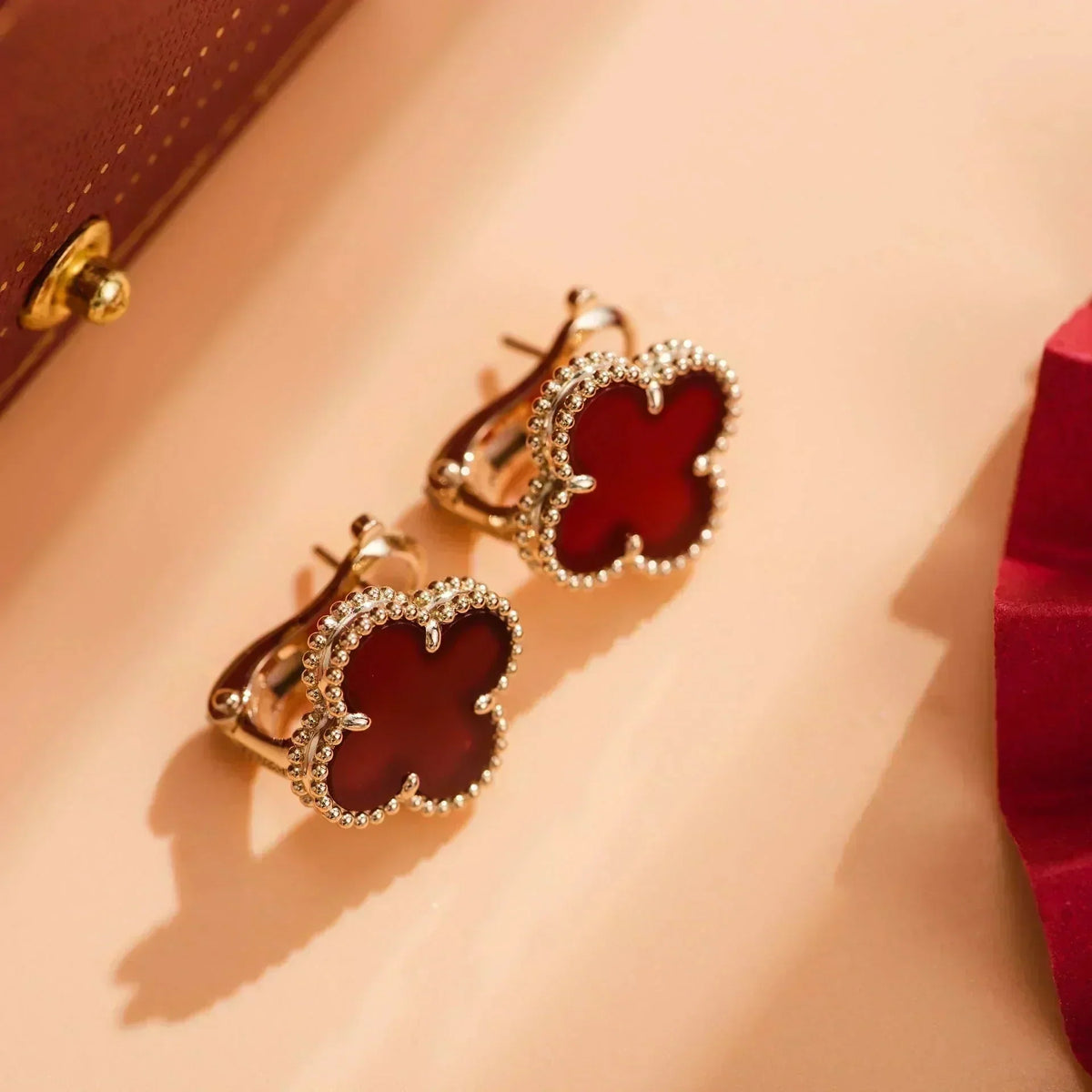 [Triumph Jewelry]CLOVER MEDIUM 1 MOTIFS CARNELIAN  EARRINGS