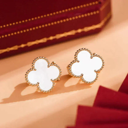 [Triumph Jewelry]CLOVER MEDIUM 1 MOTIFS  WHITE MOP STUD EARRINGS
