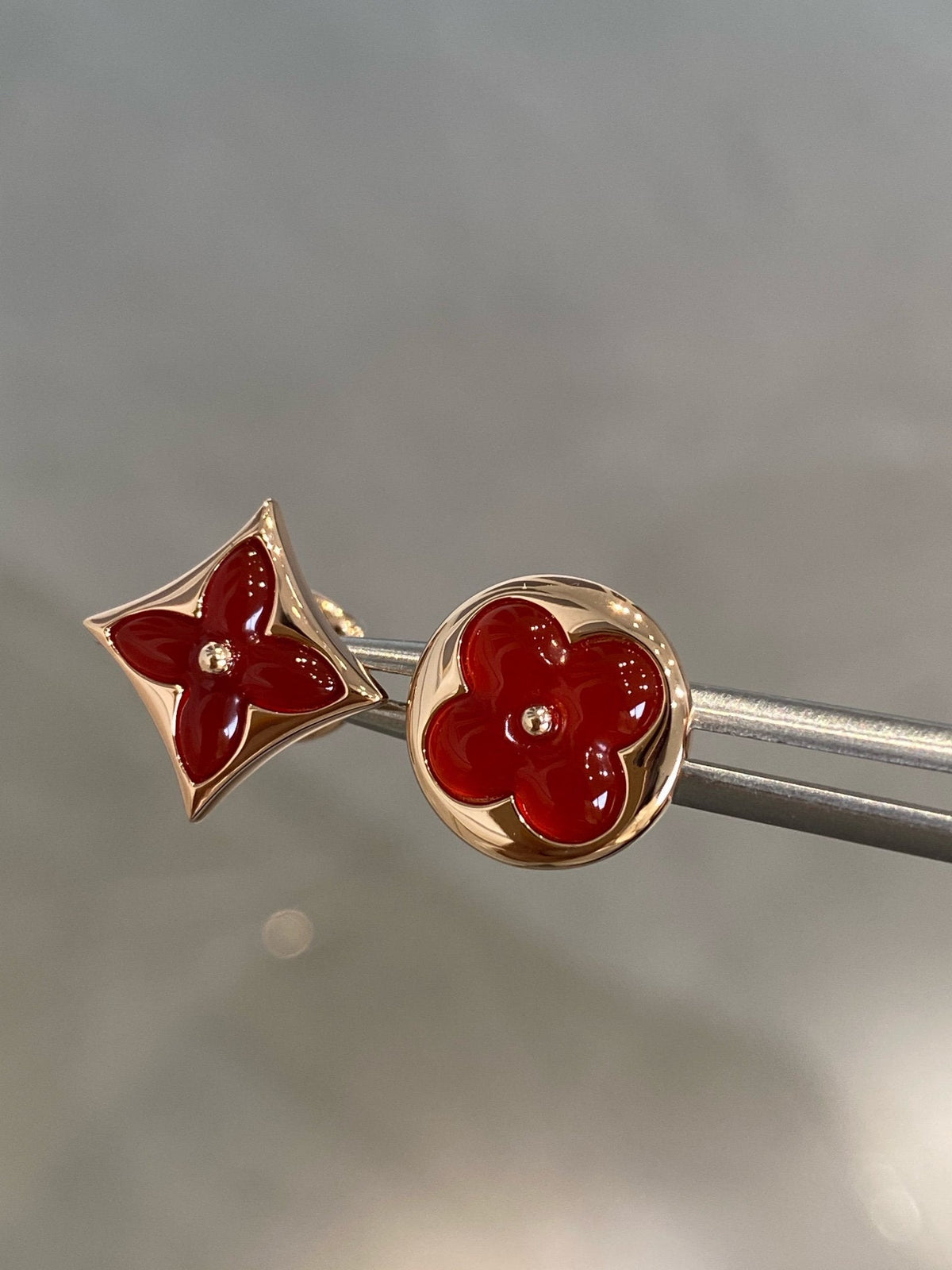 [Triumph Jewelry]STAR AND SUN PINK GOLD CARNELIAN STUD EARRINGS