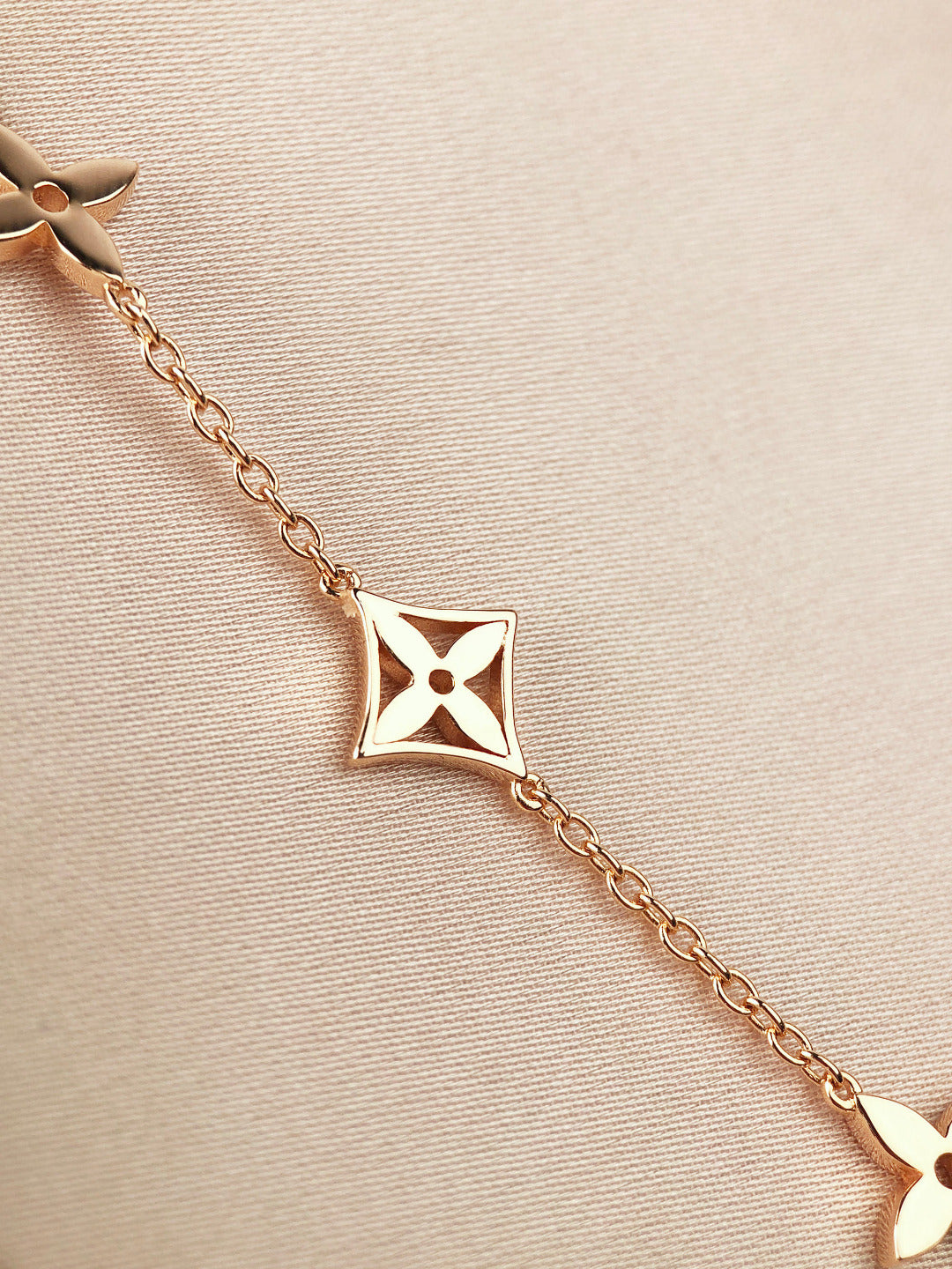 [Triumph Jewelry]STAR AND SUN 7 MOTIFS GOLD BRACELET