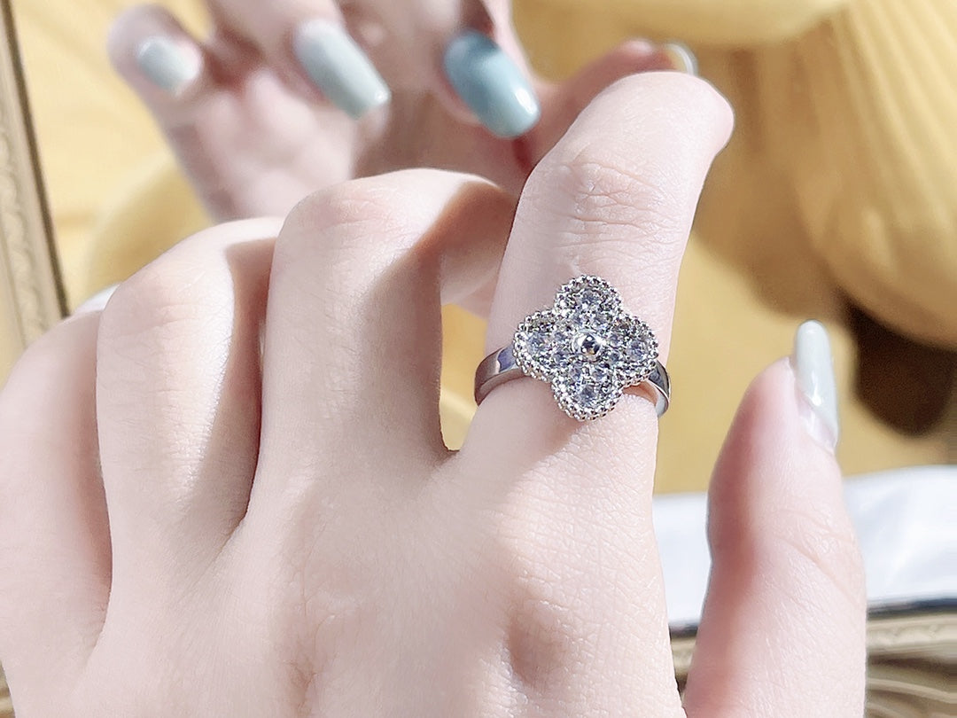 [Triumph Jewelry]CLOVER DIAMOND RING