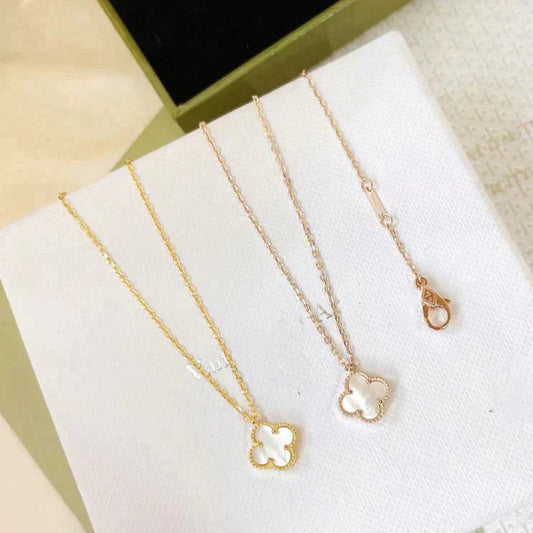 [Triumph Jewelry]CLOVER MINI 9.5MM WHITE MOTHER-OF-PEARL NECKLACE