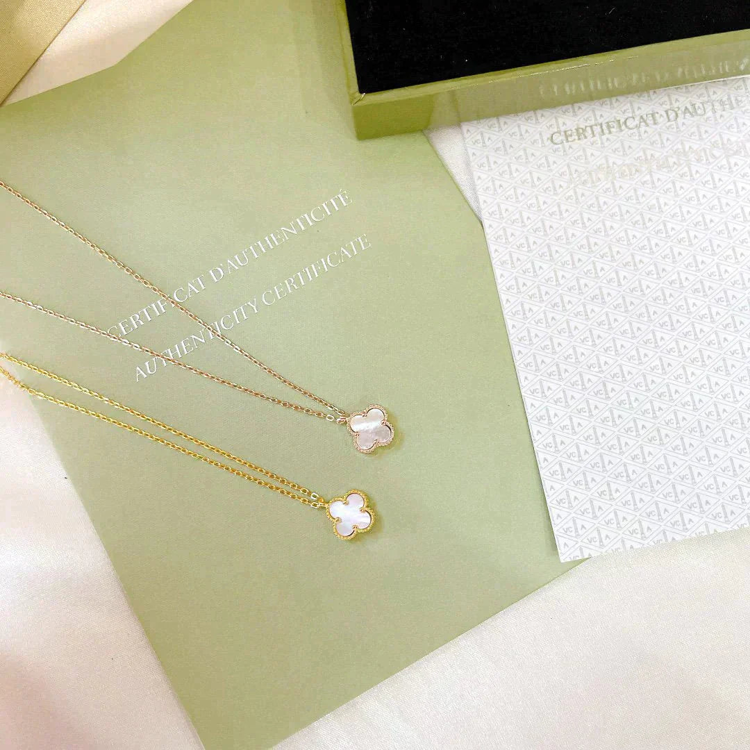[Triumph Jewelry]CLOVER MINI 9.5MM WHITE MOTHER-OF-PEARL NECKLACE