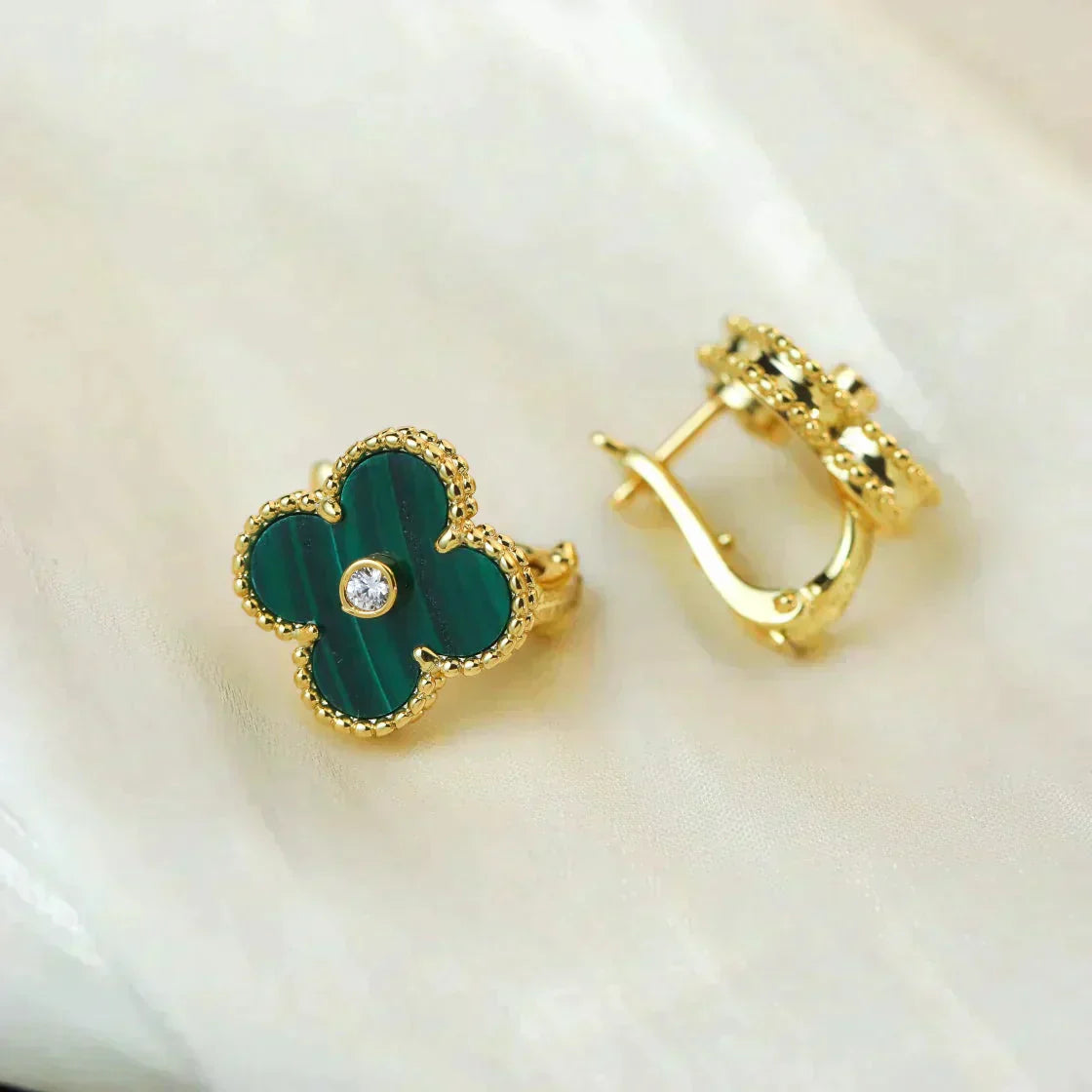 [Triumph Jewelry]CLOVER MEDIUM 1 MOTIFS MALACHITE DIAMOND EARRINGS