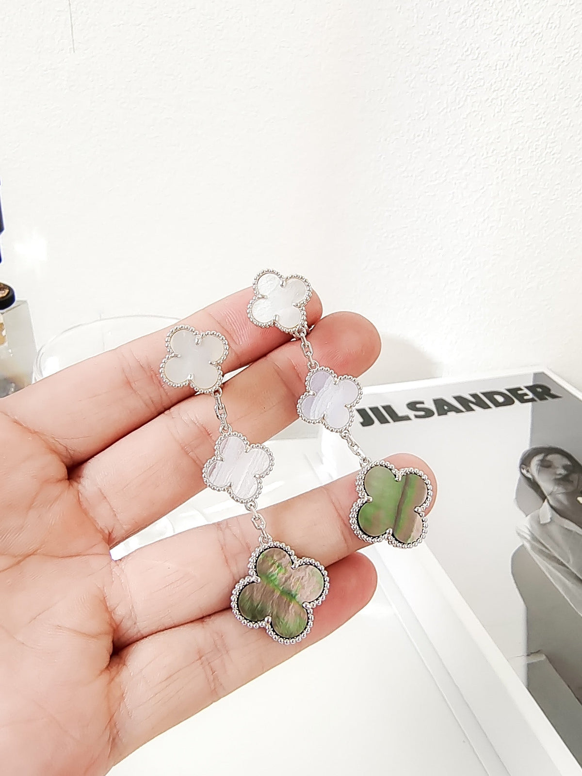 [Triumph Jewelry]CLOVER 3 MOTIFS CHALCEDONY DARK MOP SILVER EARRINGS