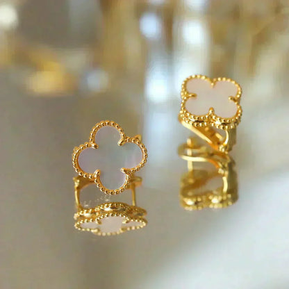 [Triumph Jewelry]CLOVER MEDIUM 1 MOTIFS  WHITE MOP STUD EARRINGS