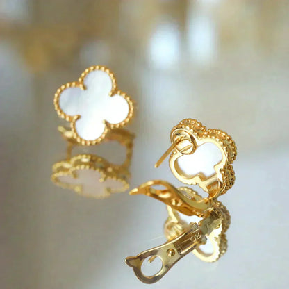 [Triumph Jewelry]CLOVER MEDIUM 1 MOTIFS  WHITE MOP STUD EARRINGS