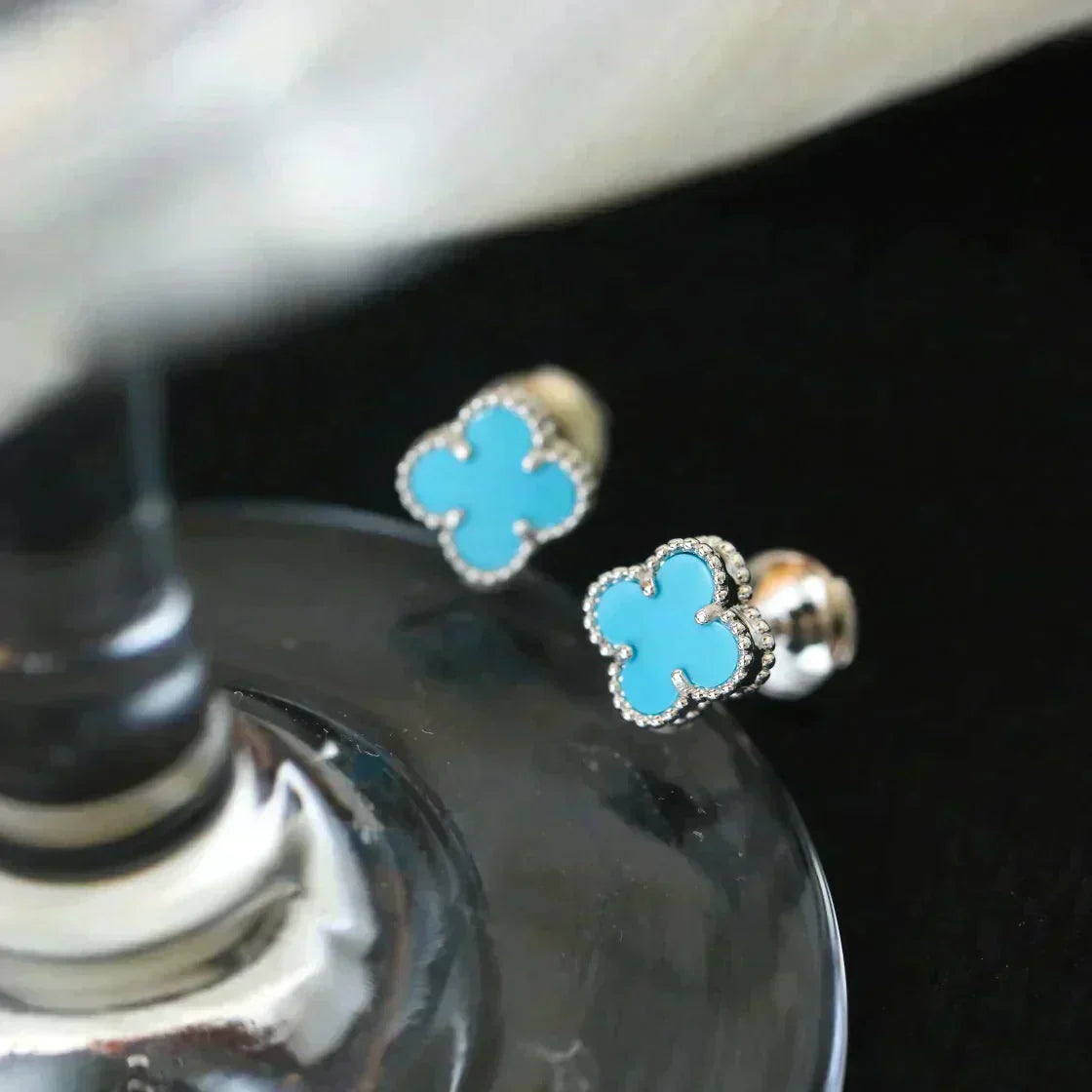 [Triumph Jewelry]CLOVER MINI 9.5MM ONYX STUD EARRINGS SILVER