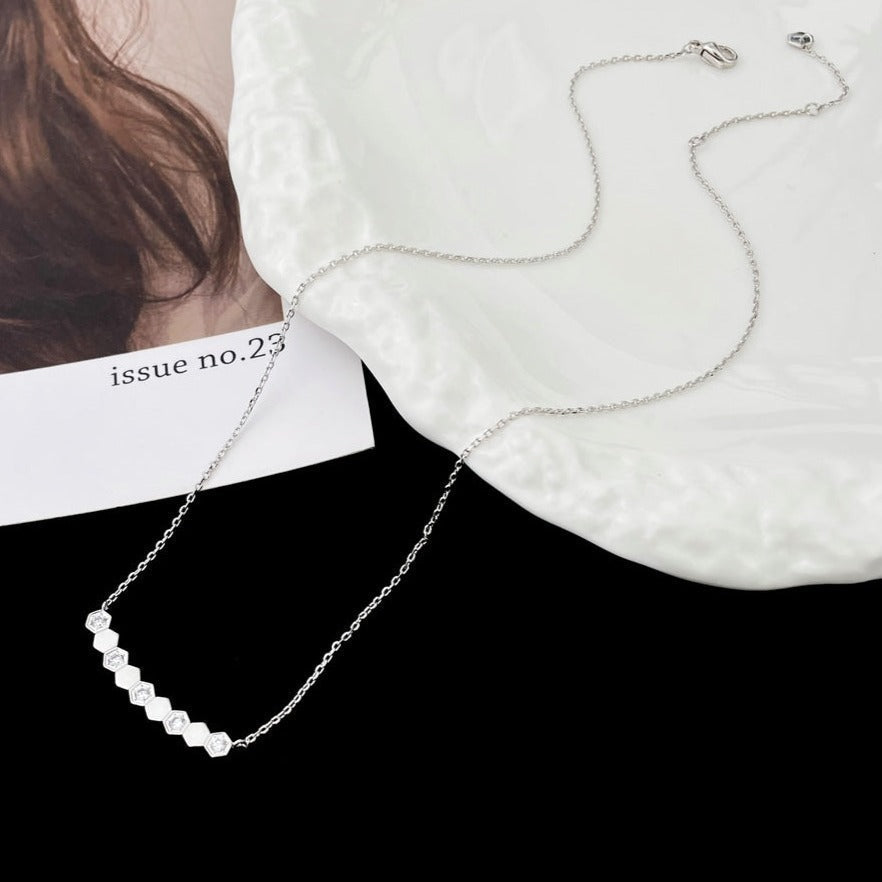 [Triumph Jewelry]BEE MY LOVE DIAMOND NECKLACE