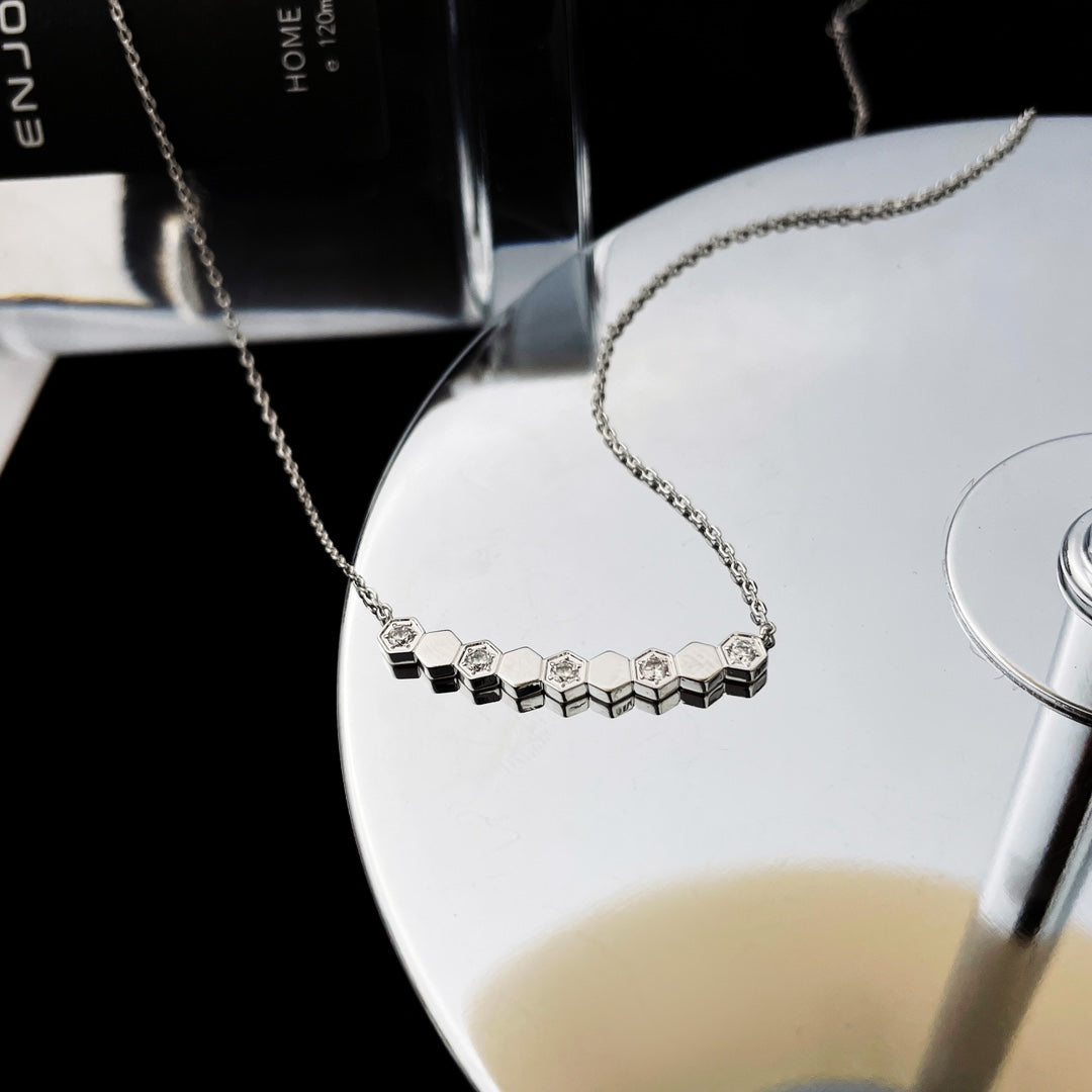 [Triumph Jewelry]BEE MY LOVE DIAMOND NECKLACE