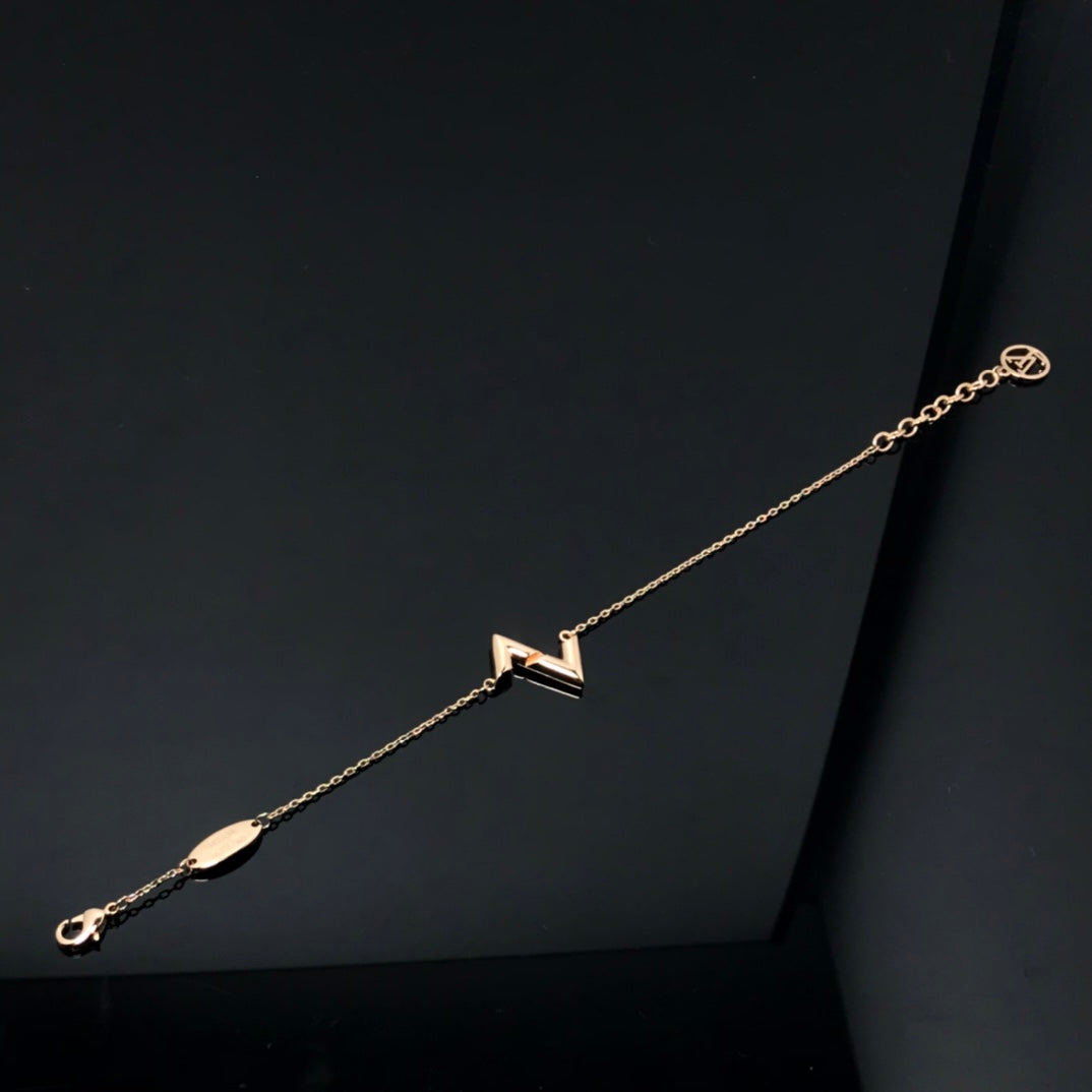 [Triumph Jewelry]VOLT LV LOGO BRACELET
