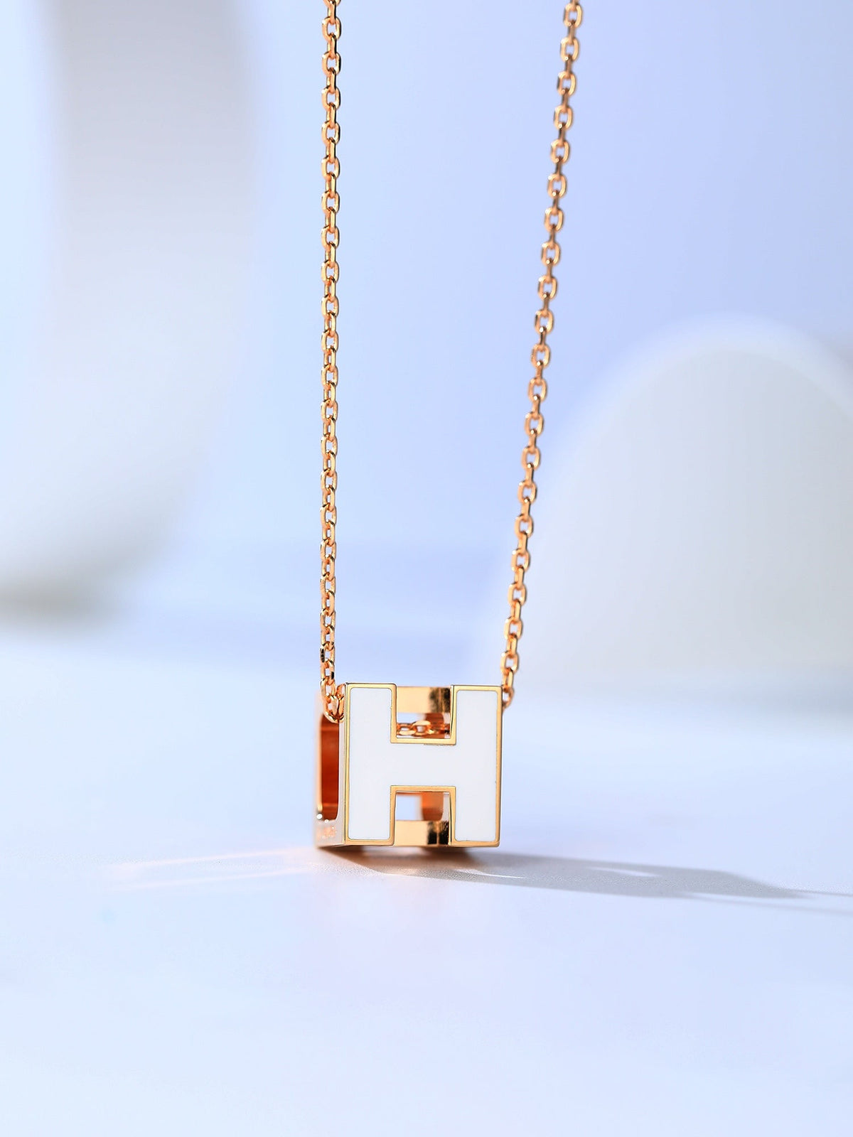 [Triumph Jewelry]H CAGE PINK GOLD NECKLACE