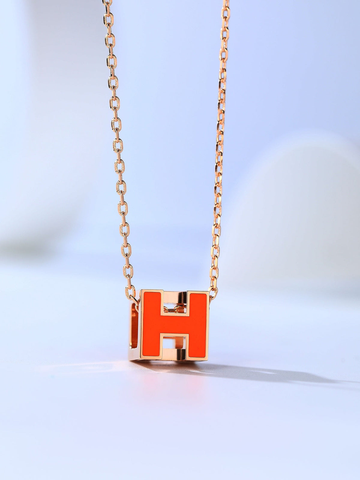 [Triumph Jewelry]H CAGE PINK GOLD NECKLACE
