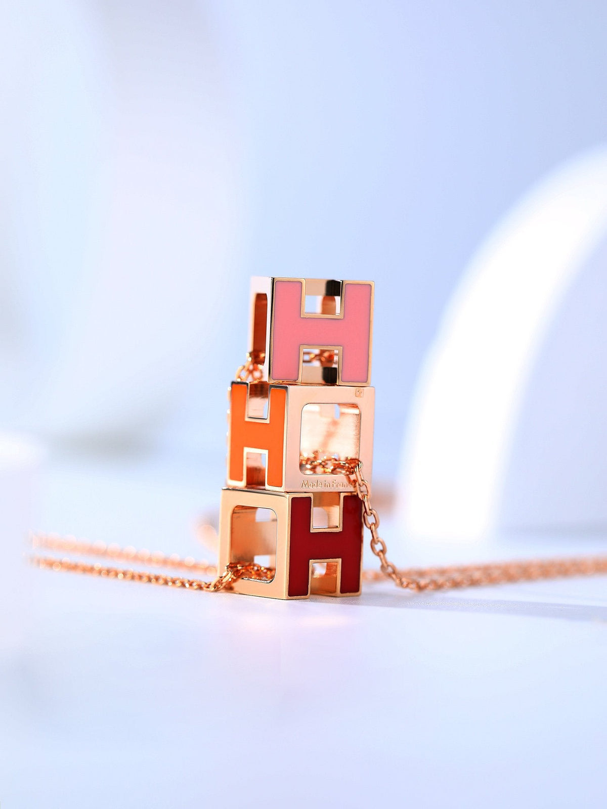 [Triumph Jewelry]H CAGE PINK GOLD NECKLACE