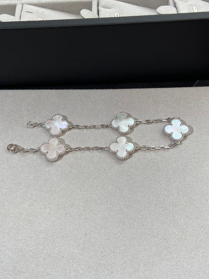 [Triumph Jewelry]CLOVER WHITE PEARL MOP 5 MOTIF BRACELET COLLECTION