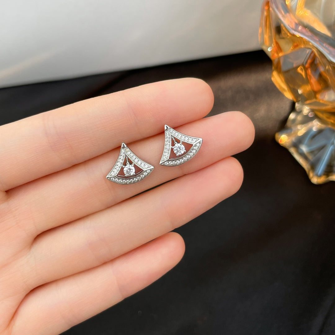 [Triumph Jewelry]DREAM MINI DIAMOND STUD EARRINGS