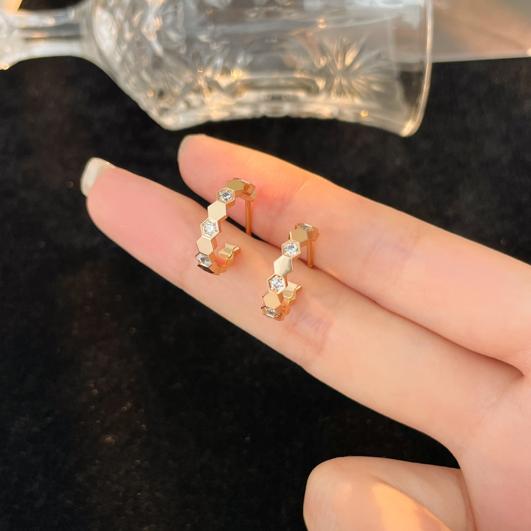 [Triumph Jewelry]BEE LOVE DIAMOND HOOP EARRINGS