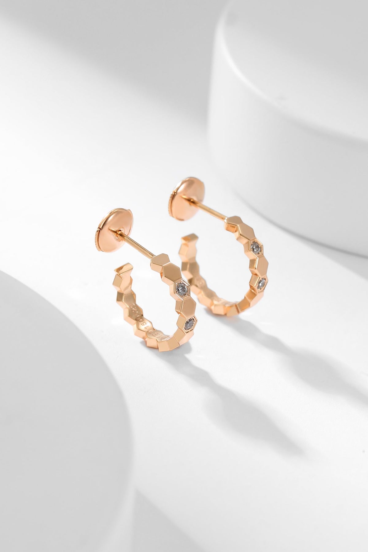 [Triumph Jewelry]BEE LOVE DIAMOND HOOP EARRINGS