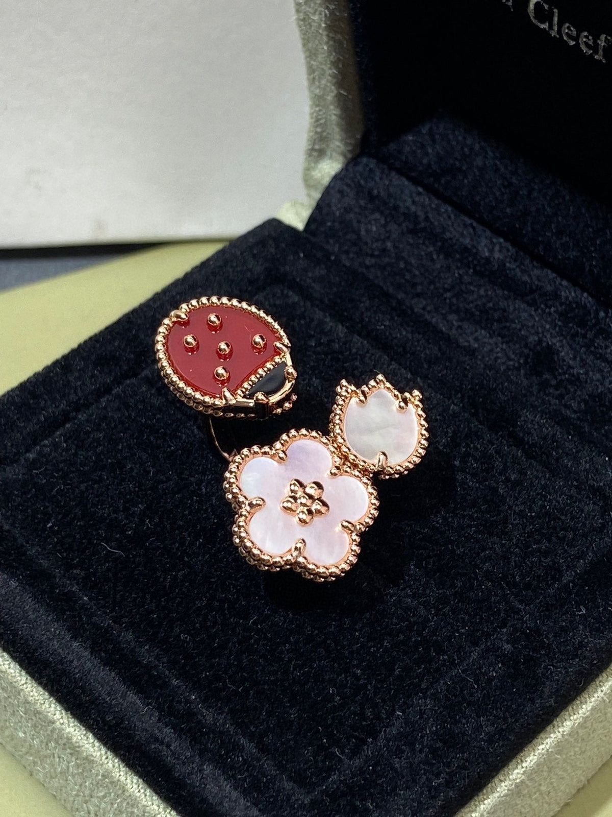 [Triumph Jewelry]LUCKY 3 MOTIF ROSE GOLD RING