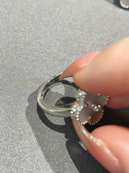 [Triumph Jewelry]CLOVER SILVER MOP DIAMOND RING