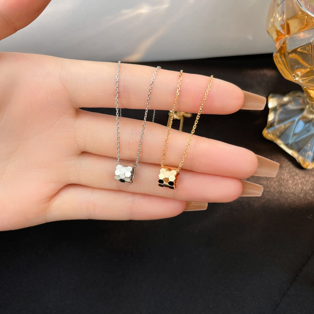 [Triumph Jewelry]BEE MINI NECKLACE