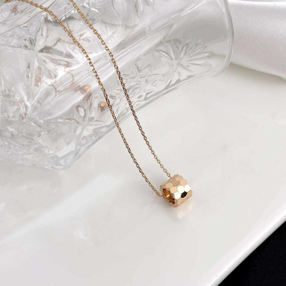 [Triumph Jewelry]BEE MINI NECKLACE
