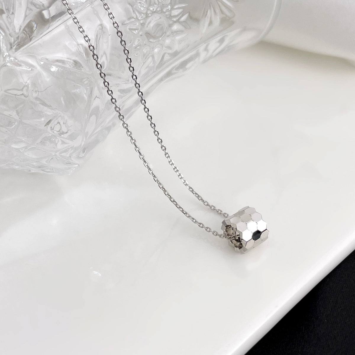 [Triumph Jewelry]BEE MINI NECKLACE