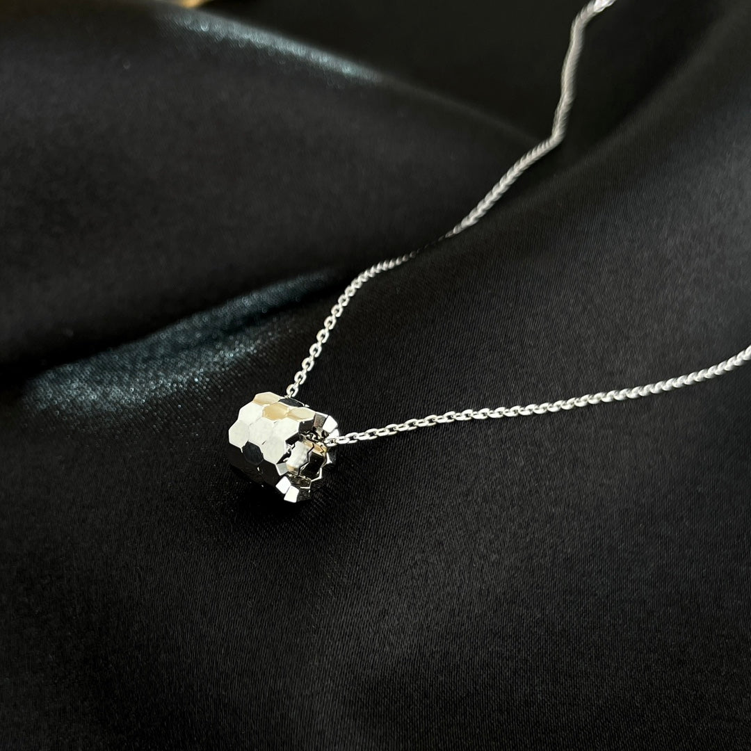 [Triumph Jewelry]BEE MINI NECKLACE