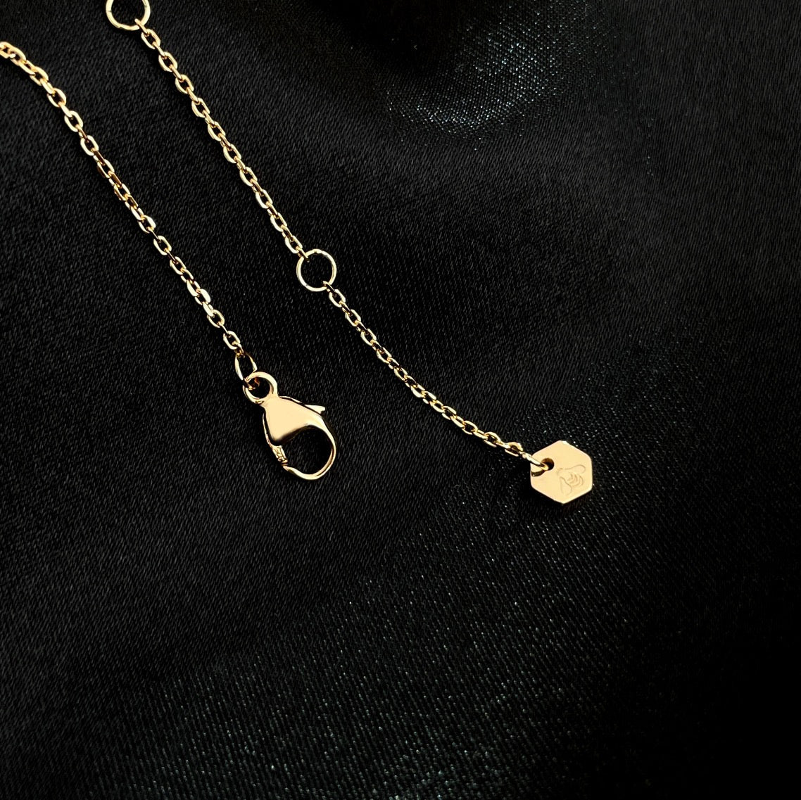 [Triumph Jewelry]BEE MINI NECKLACE