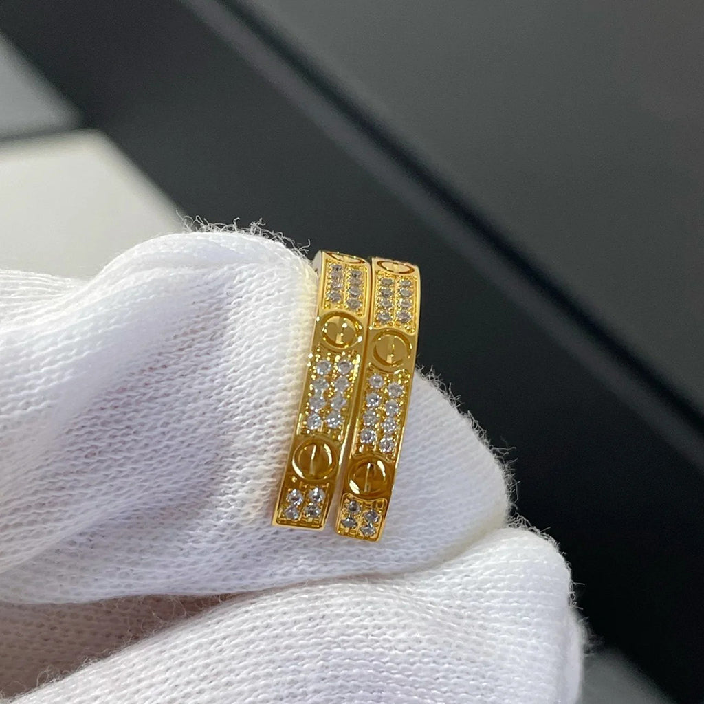 [Triumph Jewelry]LOVE EARRINGS 3.6MM DIAMOND PAVED