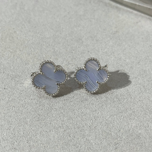 [Triumph Jewelry]CLOVER CHALCEDONY SILVER STUD EARRINGS