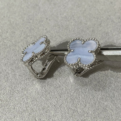 [Triumph Jewelry]CLOVER CHALCEDONY SILVER STUD EARRINGS