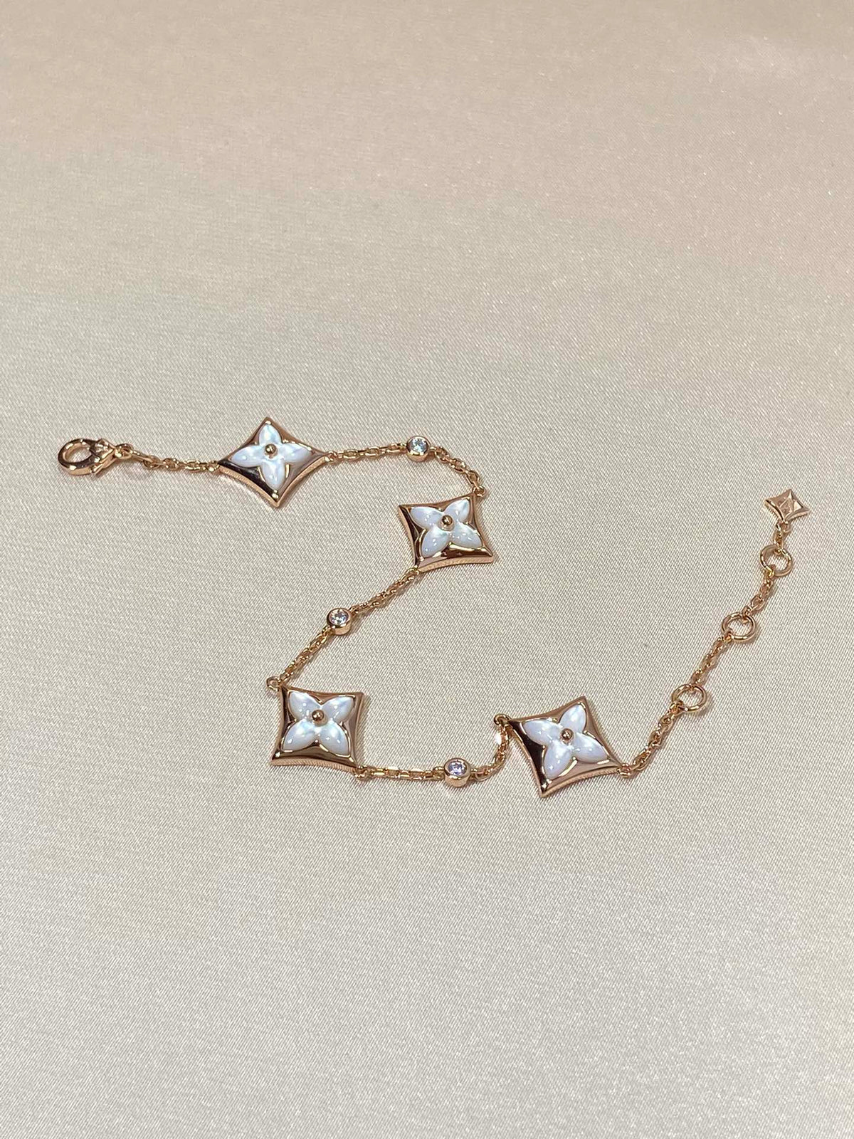 [Triumph Jewelry]STAR 4 MOTIF MOP DIAMOND PINK GOLD BRACELET