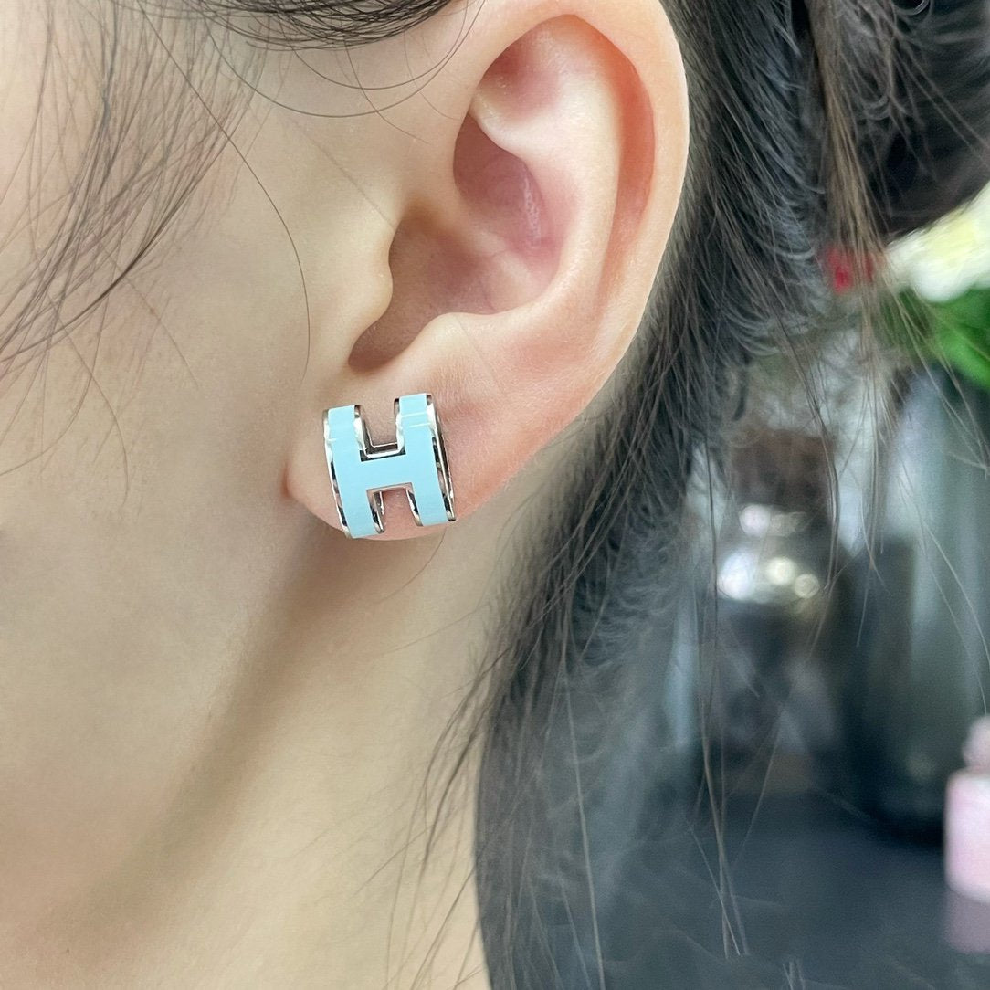 [Triumph Jewelry]POP H SKY BLUE STUD EARRINGS